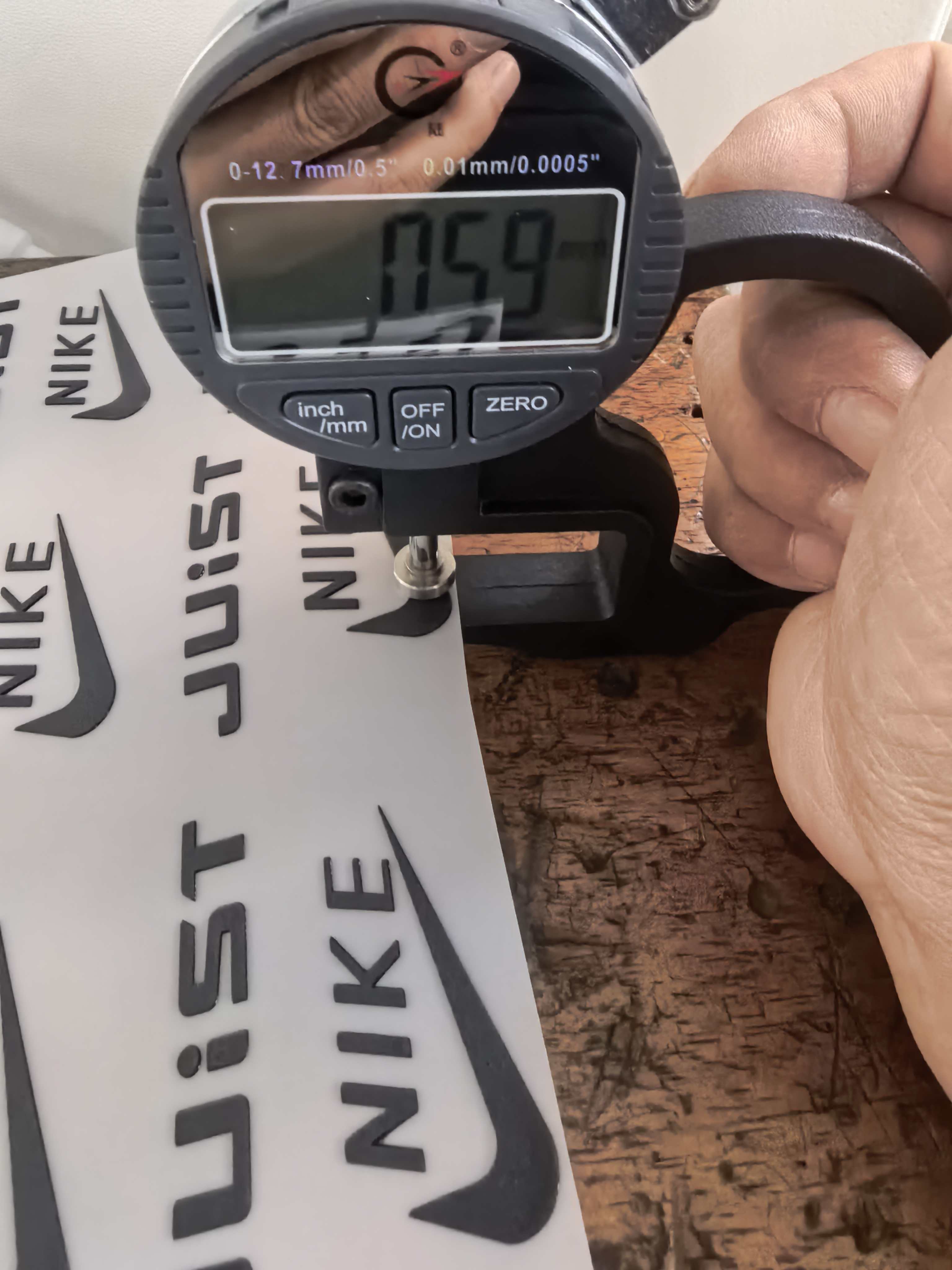 杰仕特推出全新服装行业专用硅胶标签丝印设备 —— 让硅胶工艺更高效、更精准、更稳定